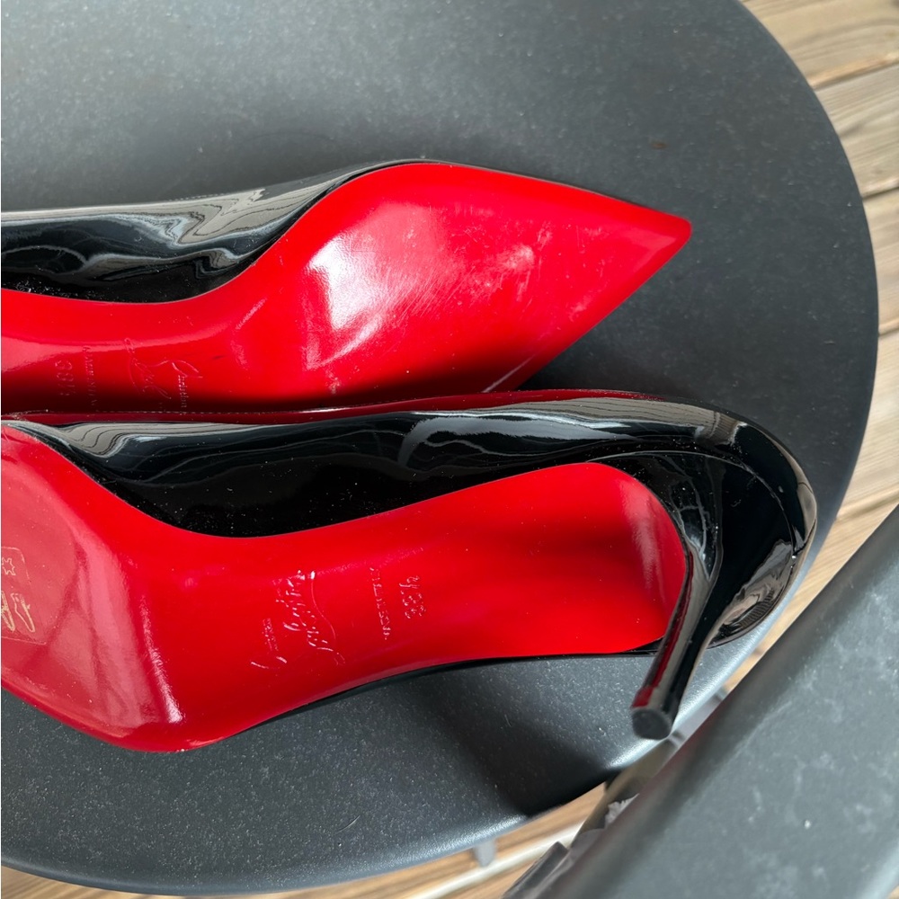 New without box Loubs